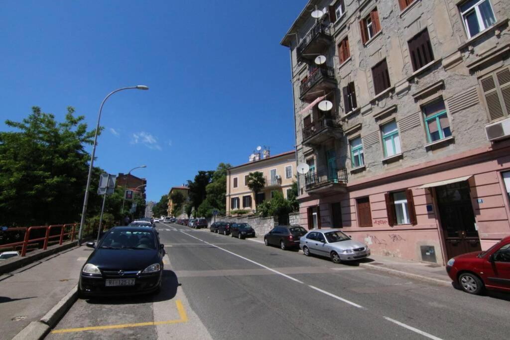 Fast Friend - Cozy Apartment In The Center With Private Garage Рийека Екстериор снимка